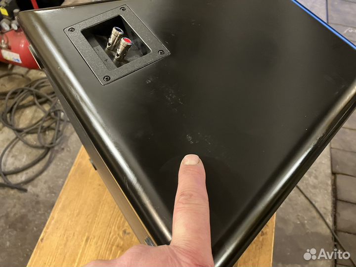 Автомобильный сабвуфер Focal SB27V1