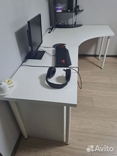 Письменный стол