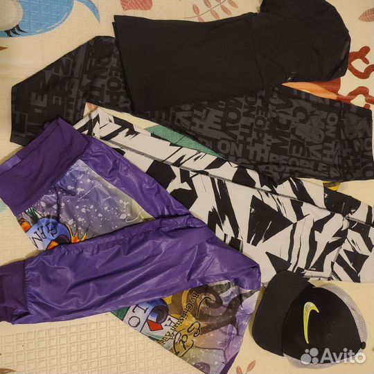Пакетом спортивная одежда на 42-44