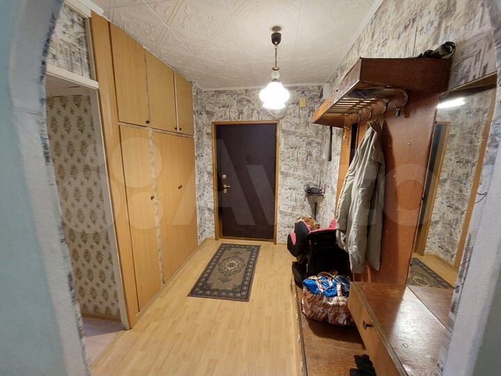 3-к. квартира, 70 м², 1/9 эт.