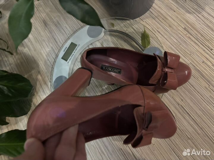 Туфли лак женские 38 размер