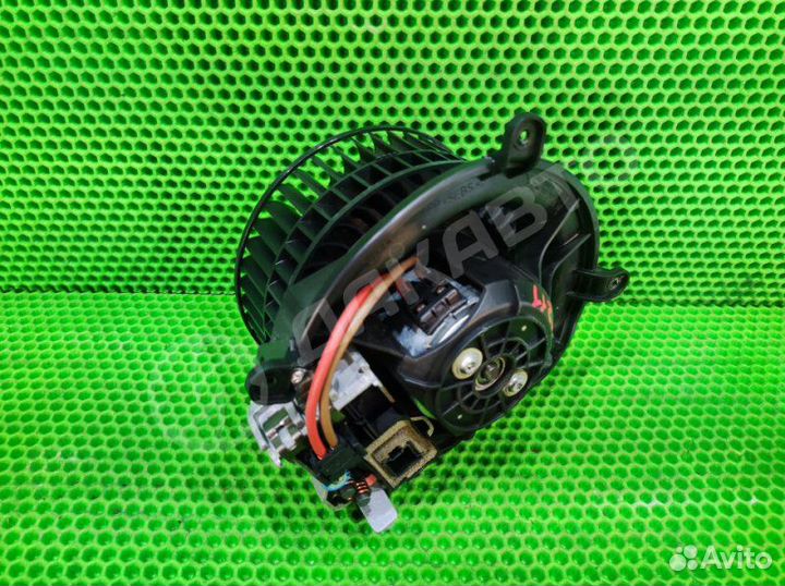 Моторчик отопителя Mercedes-Benz E W211