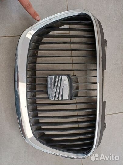 Центральная решётка seat Leon