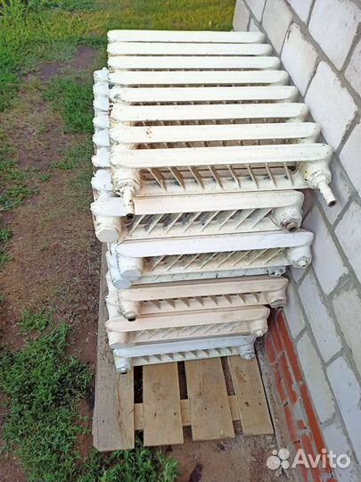 Батарея чугунная 8 секций в отличном состоянии