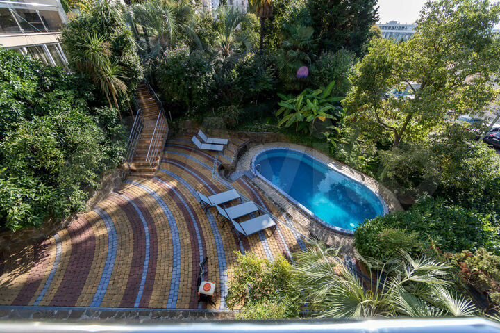 Дом 320 м² на участке 11 сот.