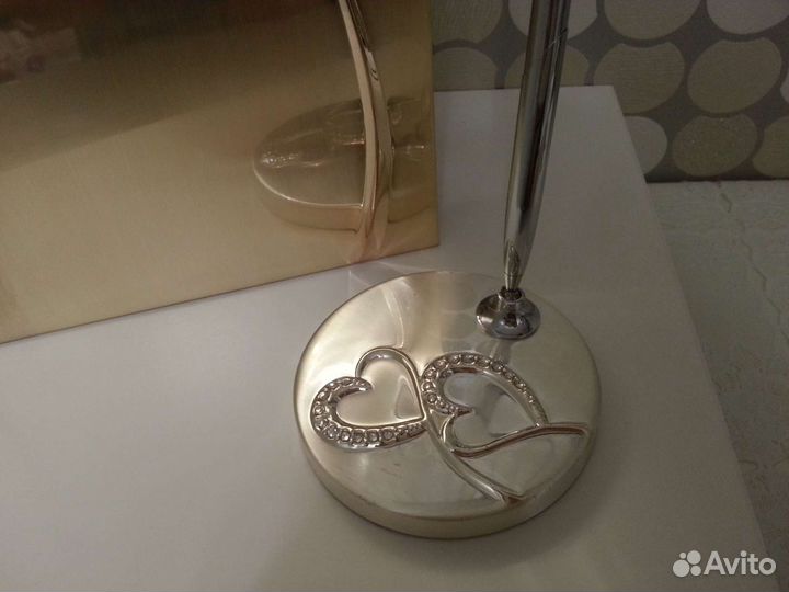 Свадебные:книга пожеланий и ручка,верх для торта