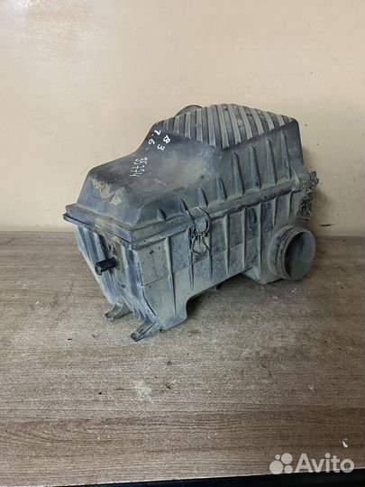 Корпус воздушного фильтра VW Passat B3 1988-1993