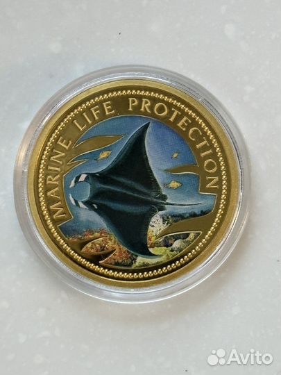 Золотая монета Палау Манта Цветная