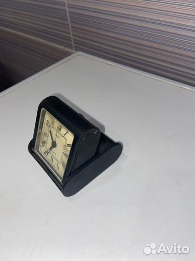 Настольные часы