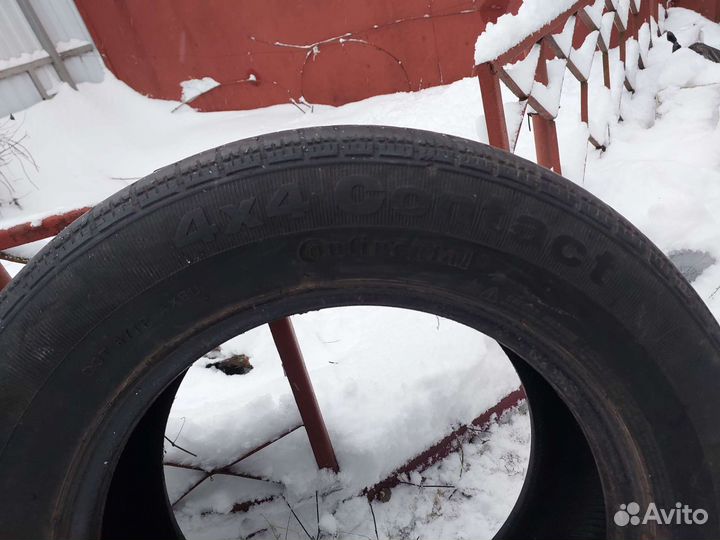 Continental ContiIceContact 4x4 215/65 R16