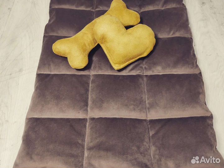 Лежанка для собак и кошек