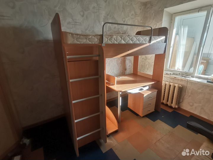 Детская двухъярусная кровать с компьютерным столом