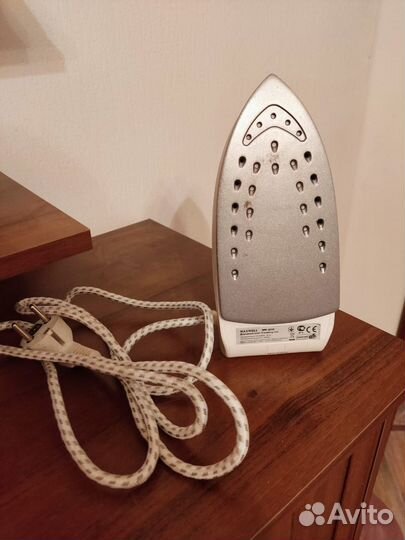 Утюг с отпаривателем