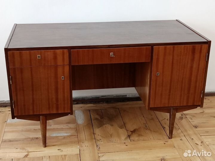 Стол двусторонний 3 сент 1963 ГДР старинный антикв