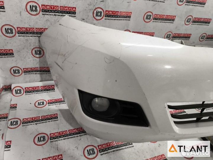 Бампер передний toyota isis