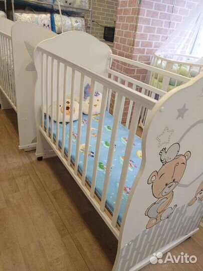 Детская кровать с витрины