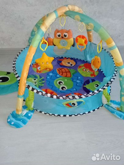 Развивающий коврик новый