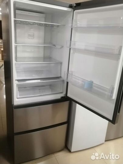 Холодильник с морозильной камерой