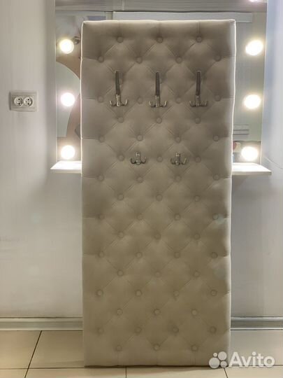 Вешалка в прихожую в каретной стяжке