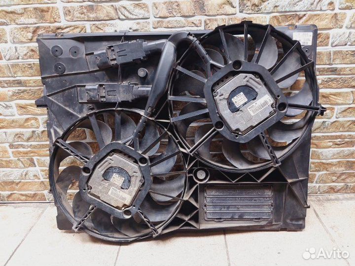 Вентилятор охлаждения радиатора Audi Q7 4L 2012