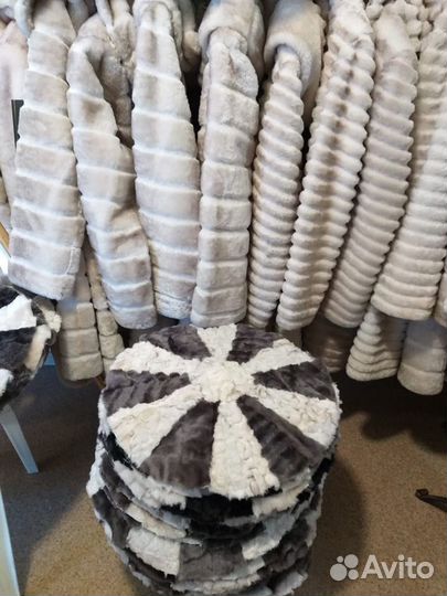 Сидушки (накидки ) на стулья и Авто из мутона