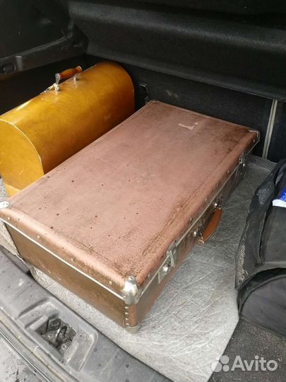 Чемодан ретро старый