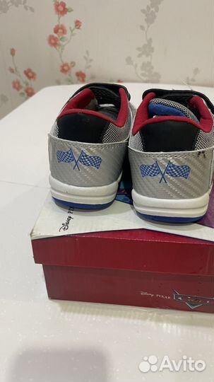 Кроссовки на мальчика 28