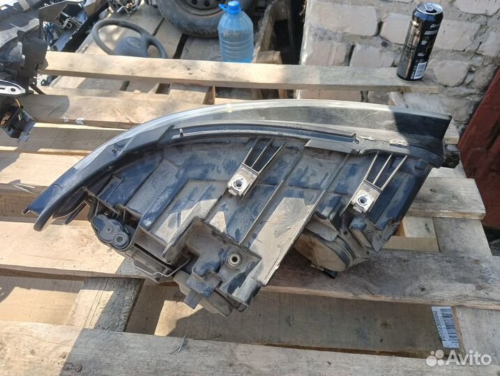 Фара передняя левая Volkswagen Transporter T6