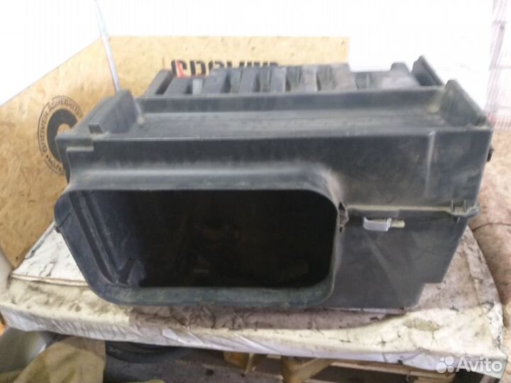 Ящик вещевой кабины левый XF105 DAF