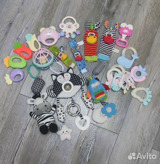 Погремушки,прорезыватели 0+
