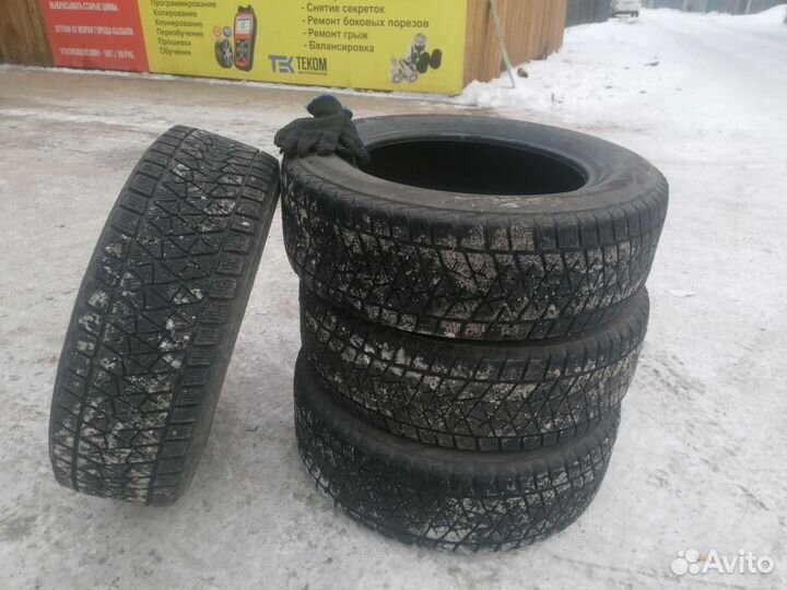 Bridgestone Blizzak DM-V2 225/65 R17