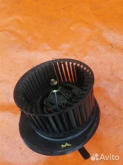 Моторчик отопителя (печки) Skoda Octavia (A5 1Z)