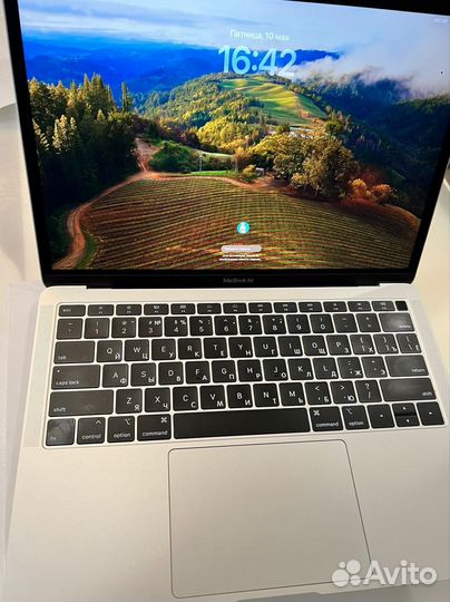 Apple MacBook Retina air 13 8/256 2019г