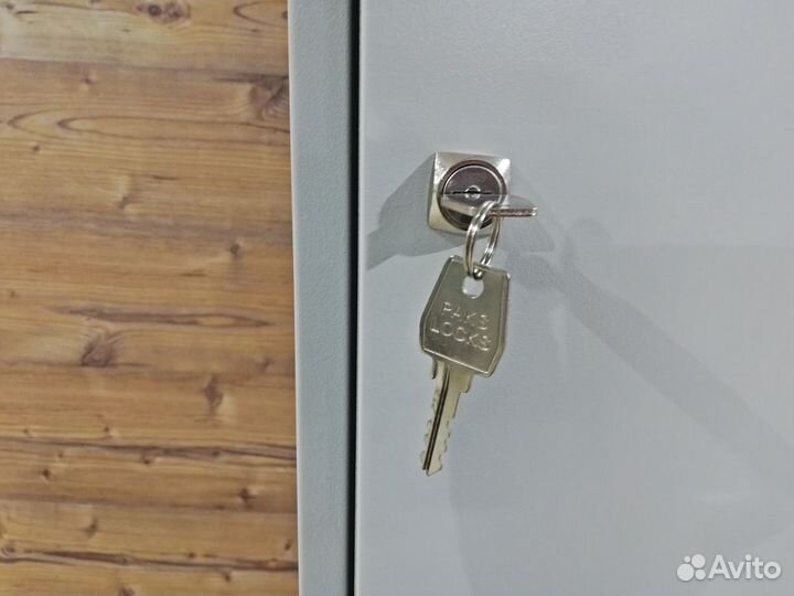 Односекционный шкаф для одежды шрм12 в наличии