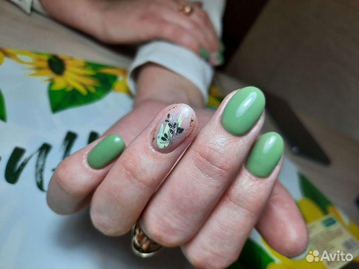 Маникюр с покрытием гель-лаком