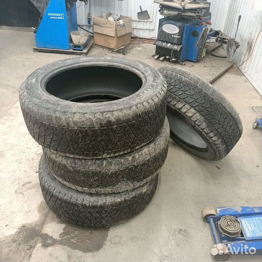 Bridgestone Blizzak DM-V2 255/55 R20