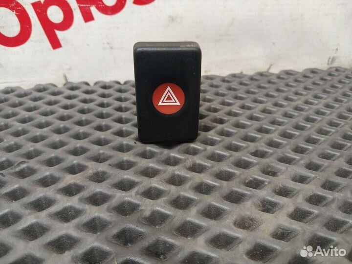 Кнопка аварийки Renault Logan