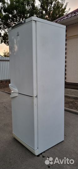 Холодильник indesit