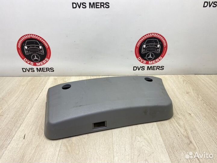 Накладка двери передняя левая Mercedes Sprinter W