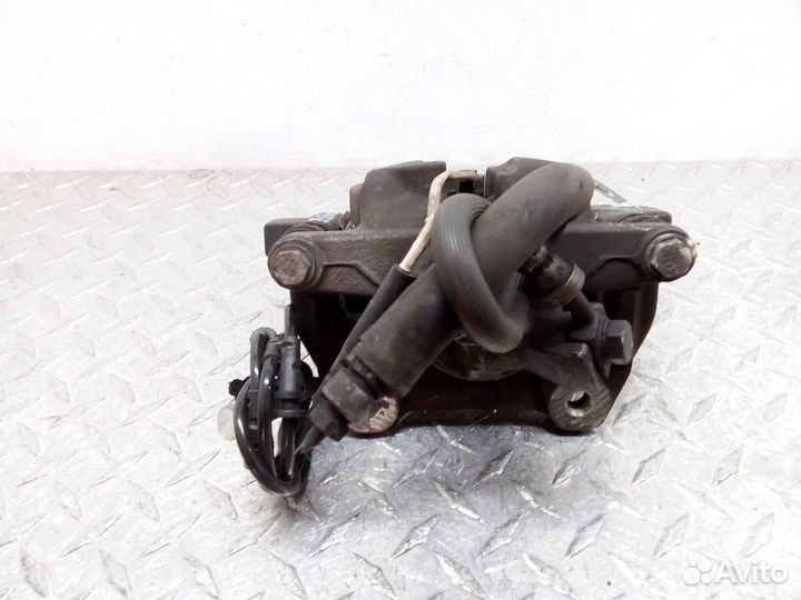 Суппорт задний правый Land Rover Discovery 4 LA