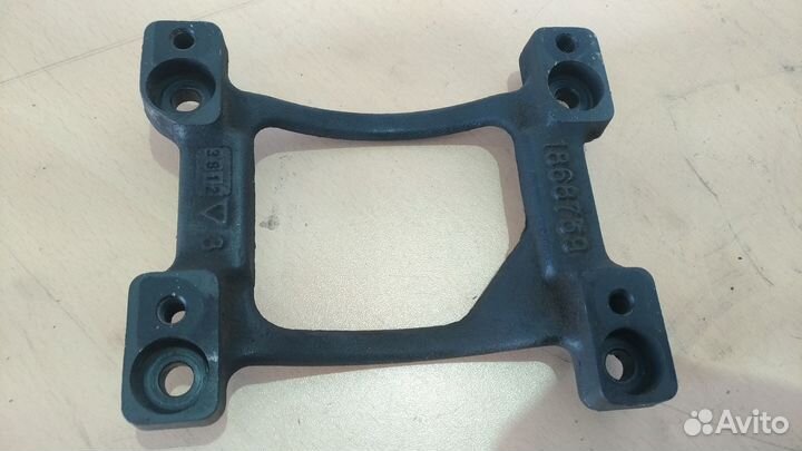 Кронштейн 1868739 DAF