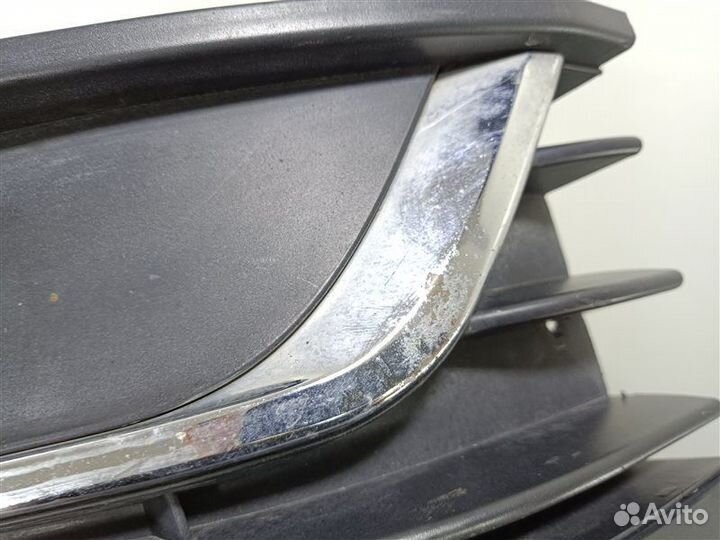 Накладка птф правая Vw Passat B7 2011