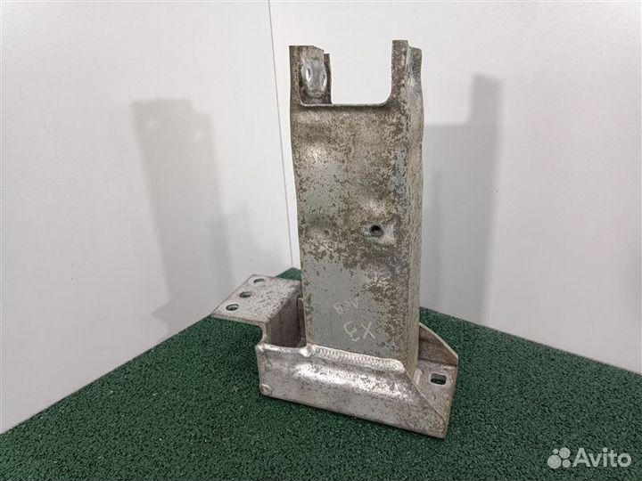 Кронштейн усилителя бампера передний левый Bmw X3