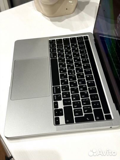 MacbookPro 13 inch, M1, 2020, на 16 гб