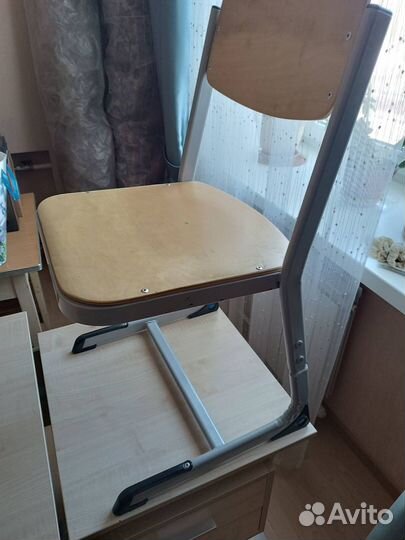 Стол письменный для школьника (парта) регулируемый