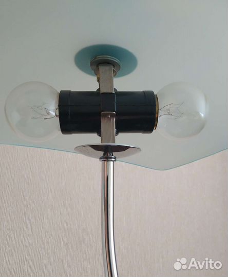 Светильник настольный