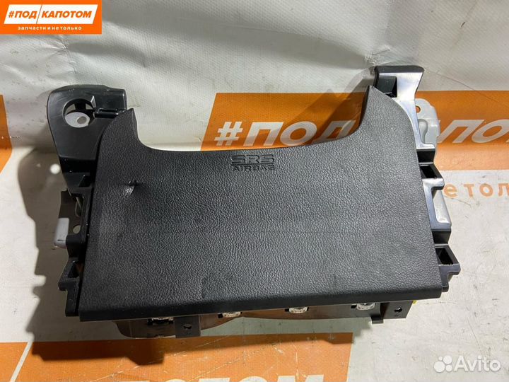 Подушка безопасности коленная водителя Mitsubishi