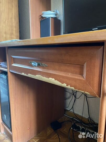 Компьютерный стол