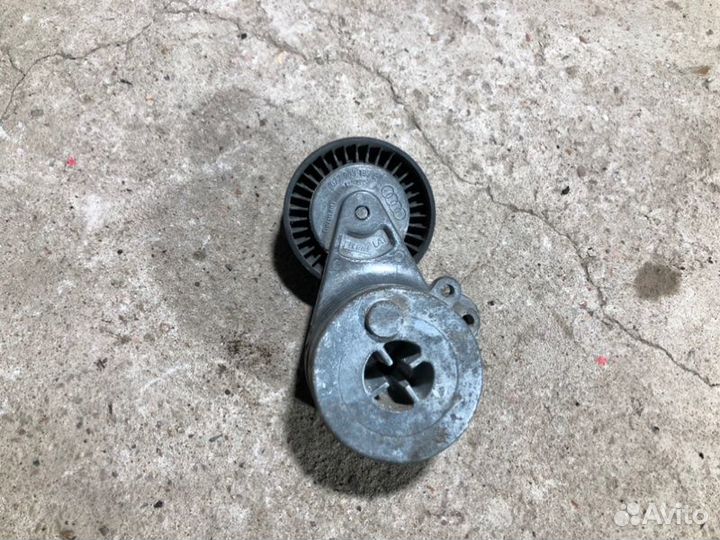 Натяжитель ремня генератора Audi A8 D2/4D 4.2 AUW