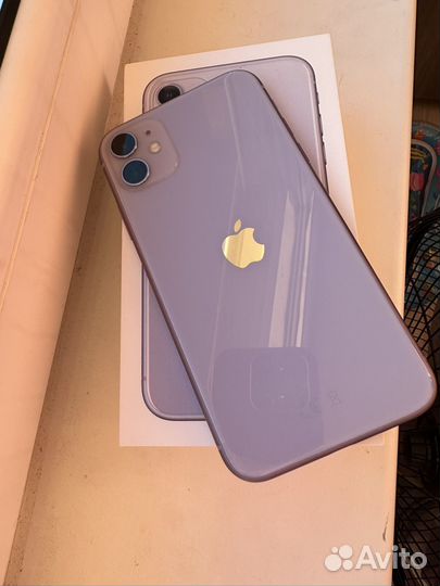 Телефон iPhone 11